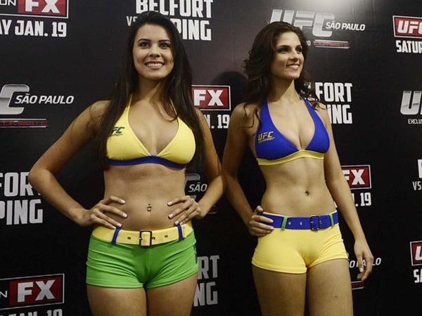 Aline Franzoi e Camila Oliveira - As ring girls brasileiras